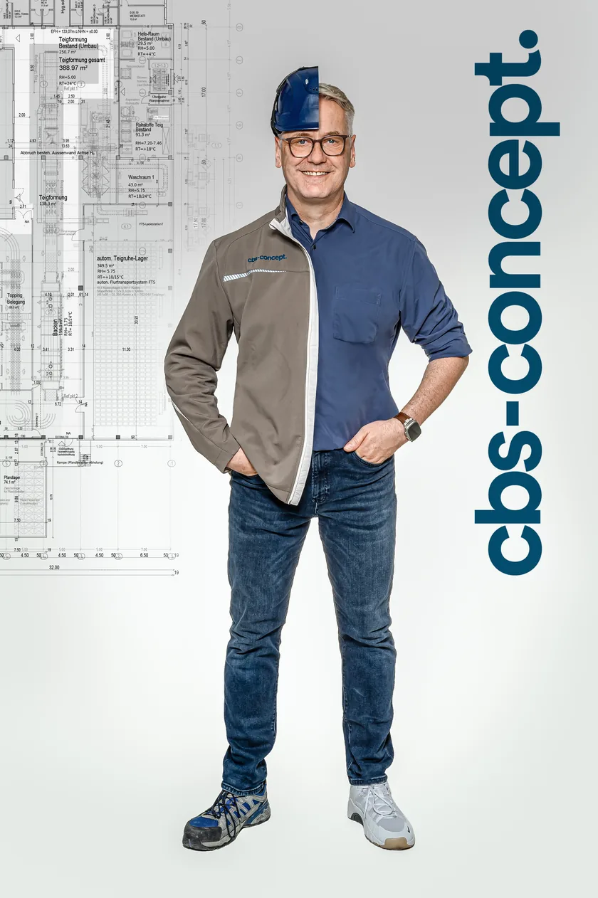 Planer von cbs-concept in Arbeitsjacke und Schutzhelm vor einem Hallenlayout, daneben die Wortmarke cbs-concept